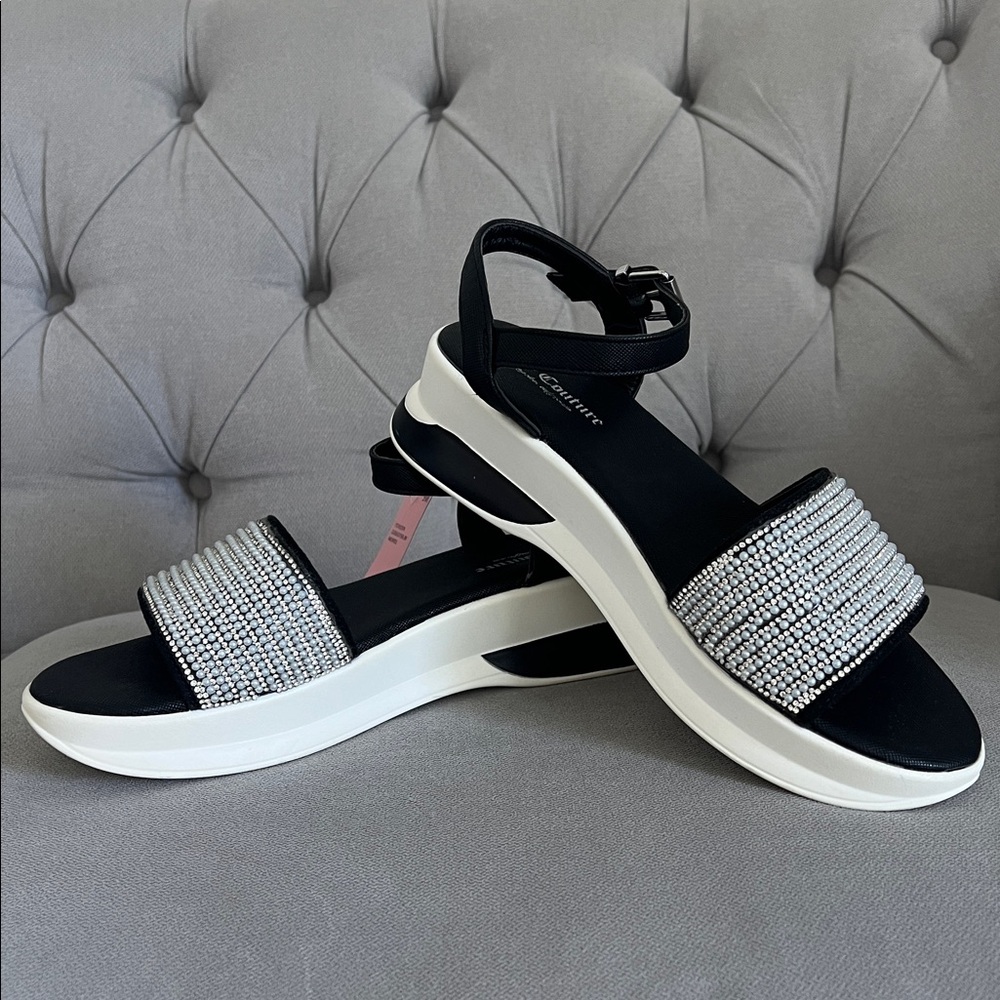 NWT Juicy Couture Black and Silver Sandals size 9 US